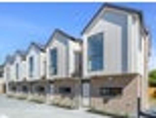 Townhouse for rent in Avondale, Oroua County