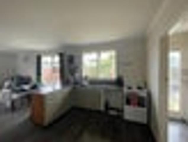 Apartment for rent in Chaslands, Canterbury