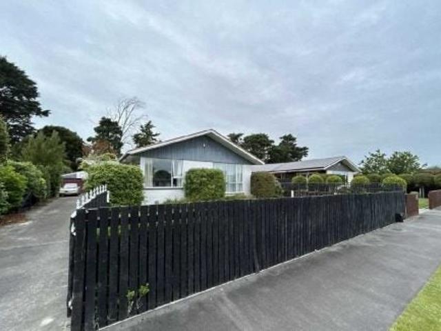 House for rent in Chaslands, Canterbury