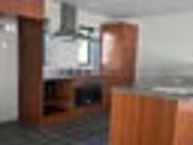 Townhouse for rent in Avondale, Whau