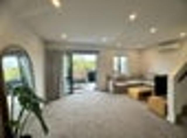 Townhouse for rent in New Lynn