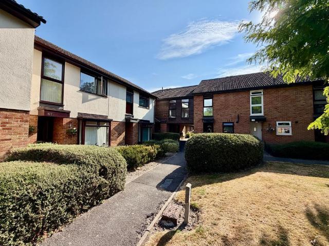 Apartment for rent in Westborough, Surrey