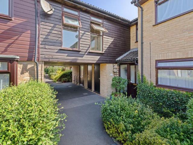 Apartment for rent in Westborough, Surrey
