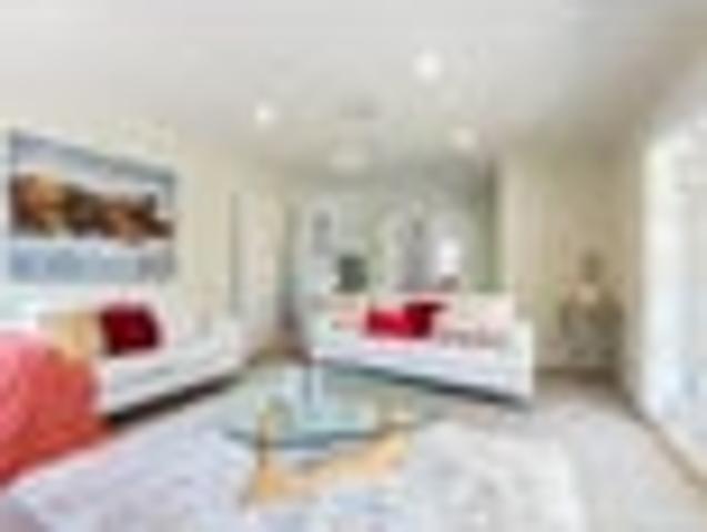 House for sale in Avondale