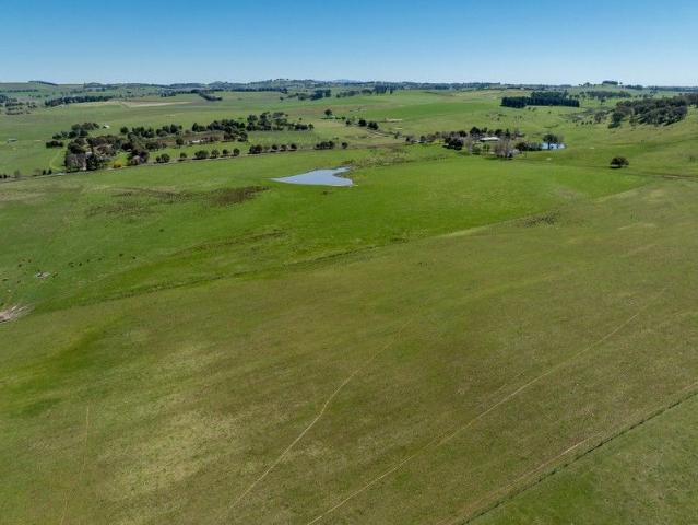 Acreage for sale in Blayney, New South Wales