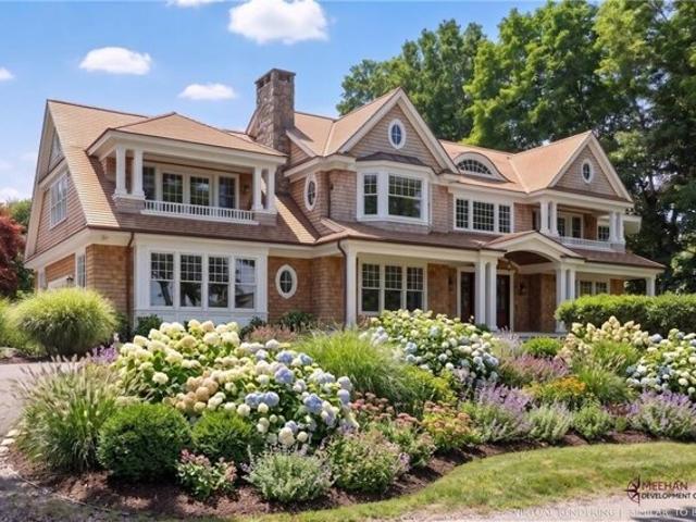 House for sale in Avondale, Westerly