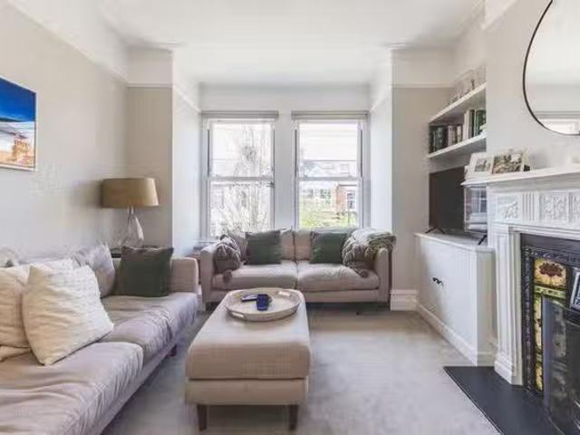 Apartment for rent in Mortlake, Greater London