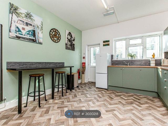 Room for rent in Loundsley Green, East Midlands