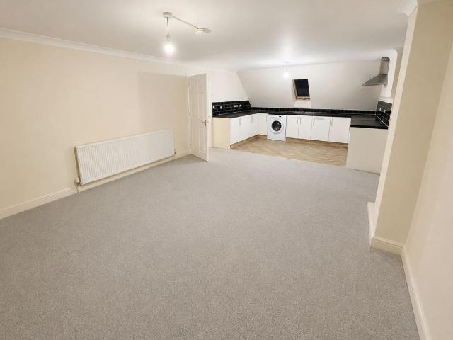 Apartment for rent in London Borough of Croydon, Waddon