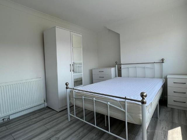 Studio for rent in Spring Park, Luton