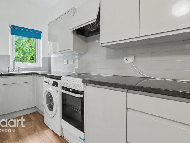 Apartment for rent in London Borough of Croydon, Waddon