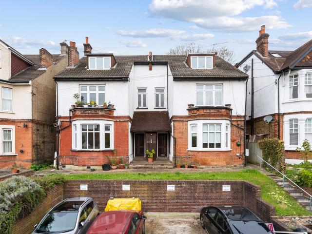 Apartment for rent in London Borough of Croydon, Waddon
