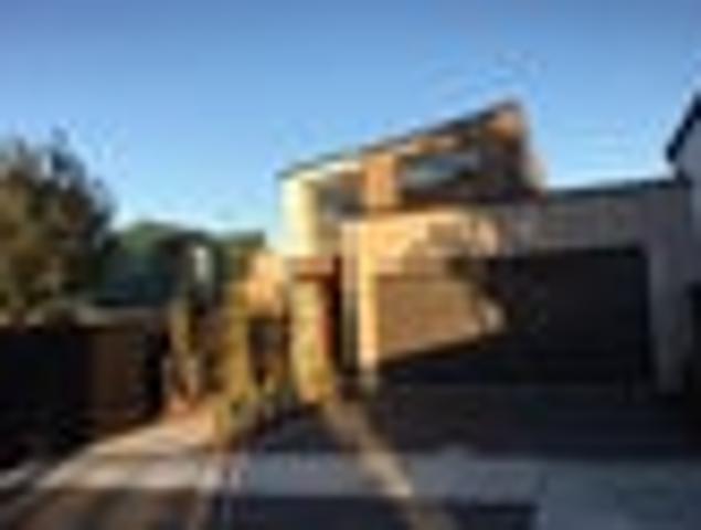 Apartment for rent in Chaslands, Canterbury