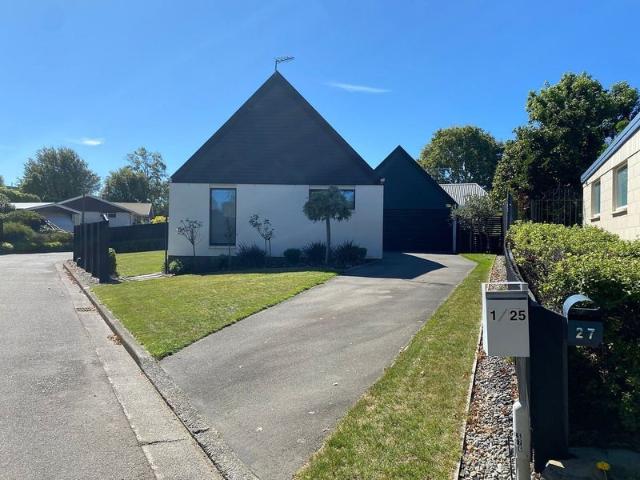 Apartment for rent in Chaslands, Canterbury
