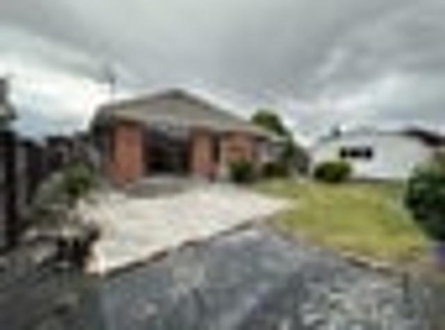 House for rent in Chaslands, Canterbury
