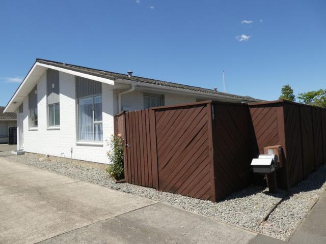 Apartment for rent in Chaslands, Canterbury