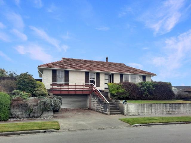 House for rent in Chaslands, Canterbury