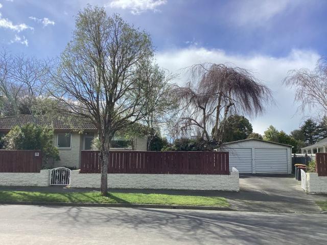 House for rent in Chaslands, Canterbury