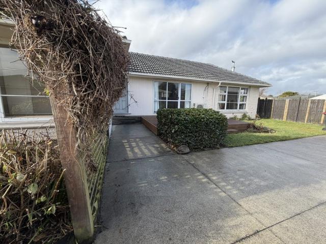 House for rent in Chaslands, Canterbury