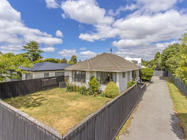 House for rent in Chaslands, Canterbury