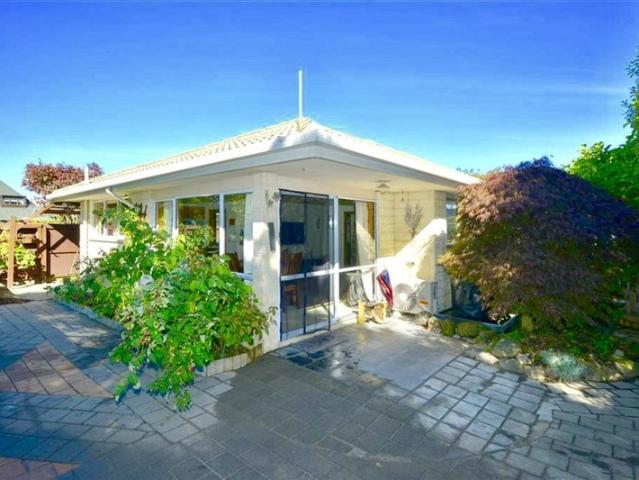 House for rent in Chaslands, Canterbury