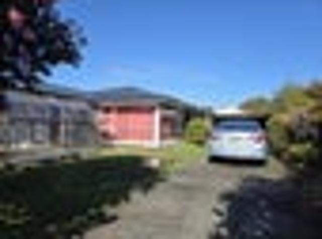 House for rent in Chaslands, Canterbury