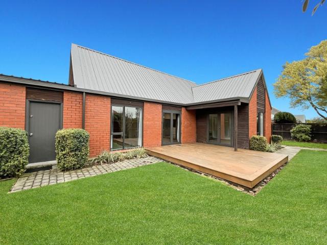 House for rent in Chaslands, Canterbury