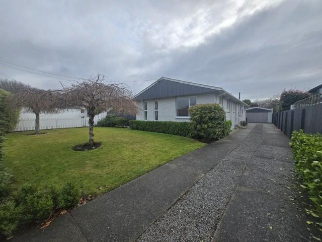 House for rent in Chaslands, Canterbury