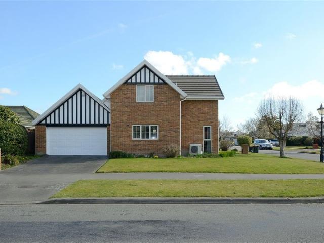 House for rent in Chaslands, Canterbury
