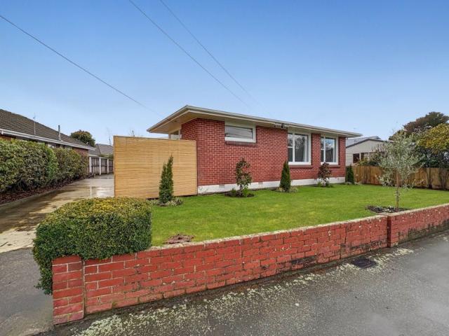 House for rent in Chaslands, Canterbury