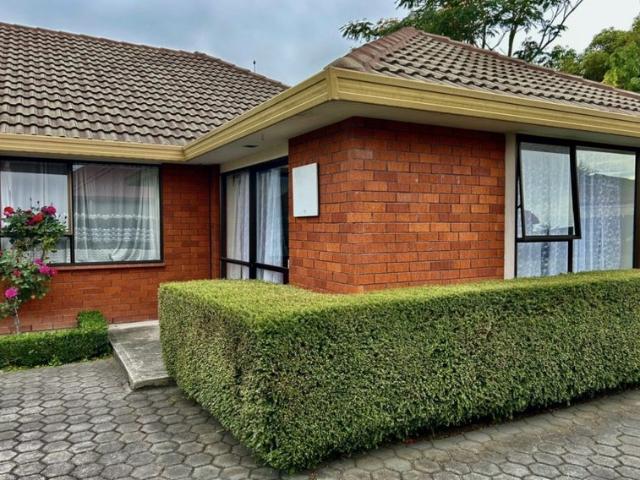 House for rent in Chaslands, Canterbury