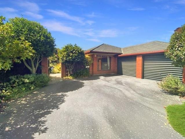House for rent in Chaslands, Canterbury