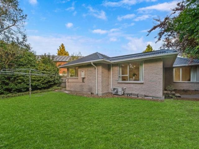 House for rent in Chaslands, Canterbury