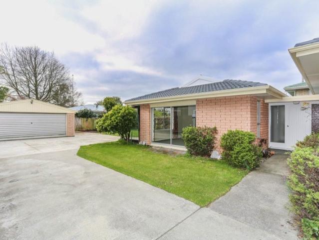 House for rent in Chaslands, Canterbury