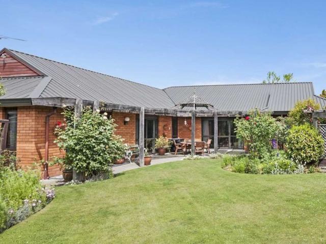 House for rent in Chaslands, Canterbury