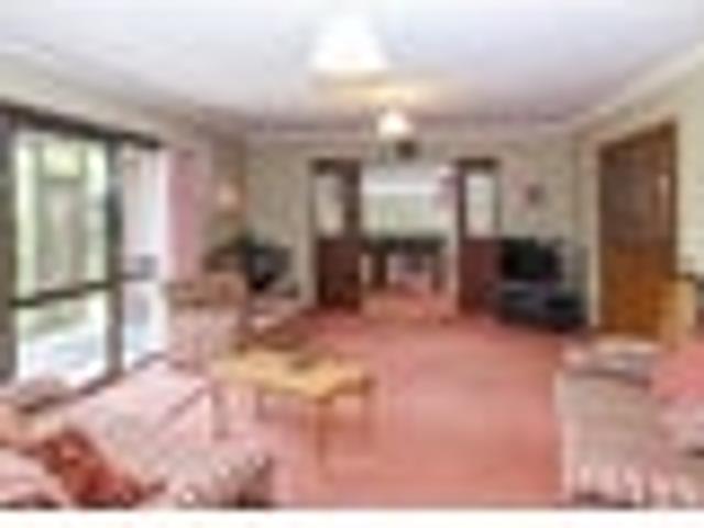 House for rent in Chaslands, Canterbury