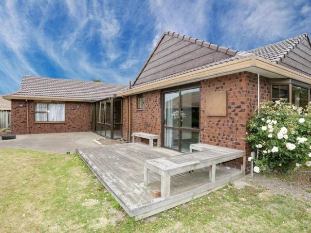 House for rent in Chaslands, Canterbury