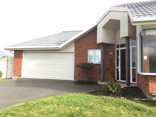 House for rent in Chaslands, Canterbury