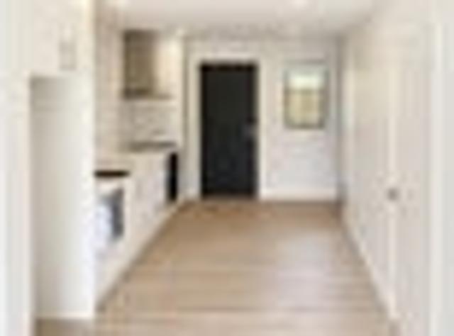 Townhouse for rent in Chaslands, Canterbury