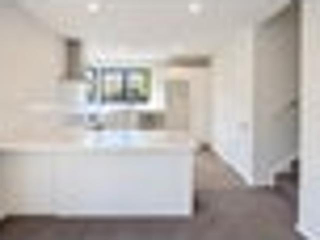 Townhouse for rent in Heathcote, Canterbury