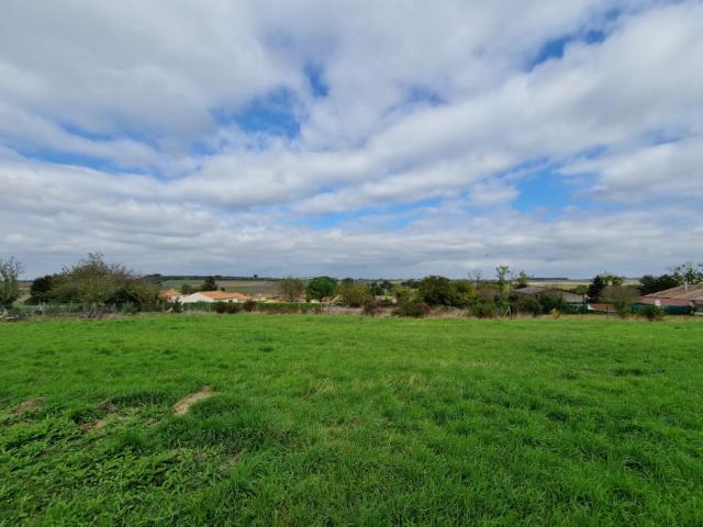 Terrain vente à France métropolitaine, Avy