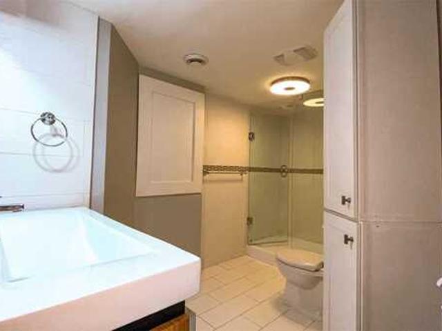 Room for rent in Mississauga, Ontario