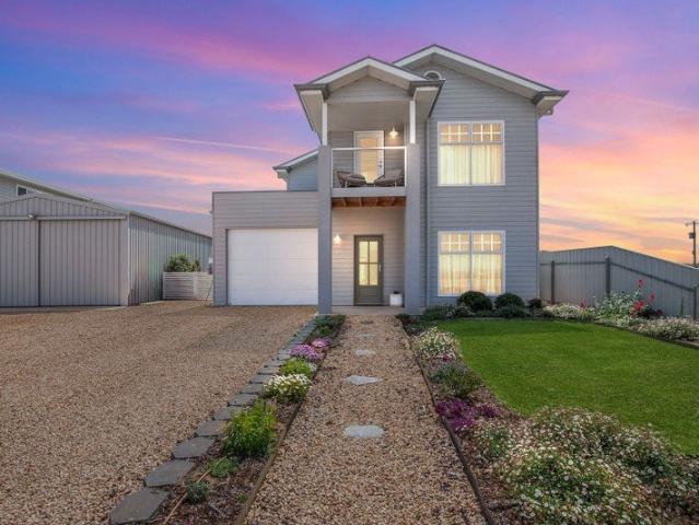 House for sale in North Beach, Copper Coast Council