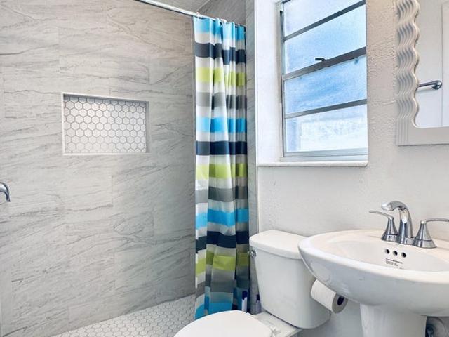 Room for rent in Cedar Hills, Jacksonville
