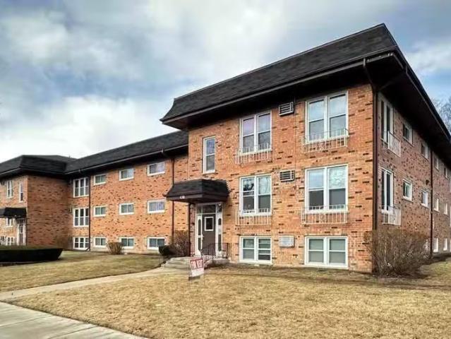 Condo for rent in Addison