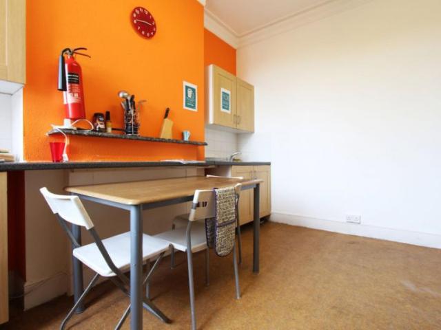 Room for rent in Kilburn, Greater London