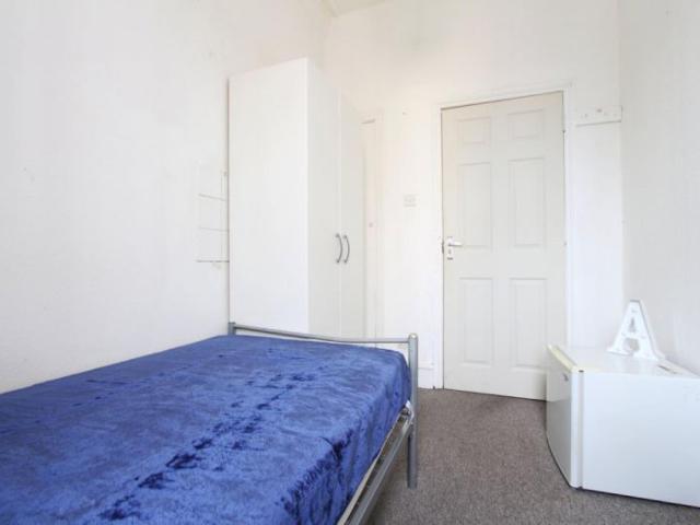 Room for rent in Kilburn, Greater London