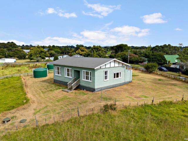 House for rent in Awhitu, Oroua County