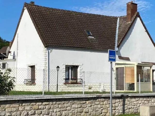 Maison vente à Laon, Veslud