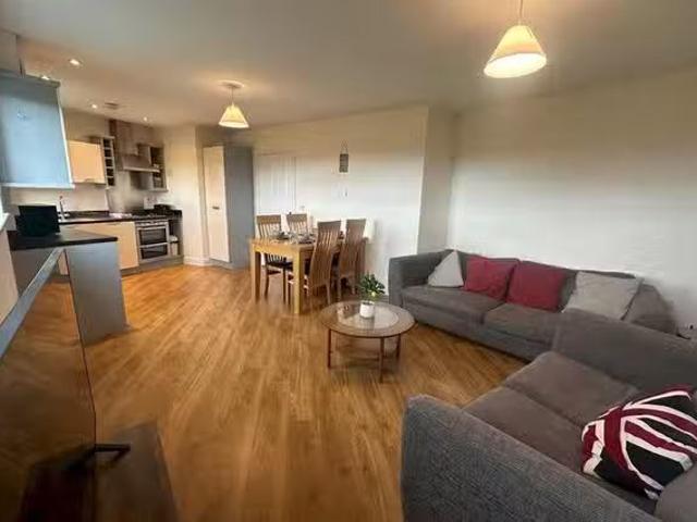 Apartment for rent in Mile End, Fordham Heath